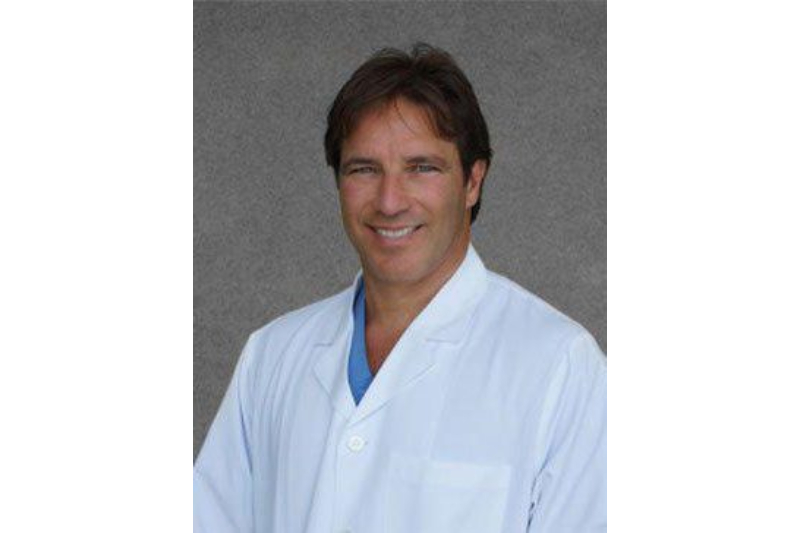 Meet Dr. Jonathan Gordon in Woodland Hills