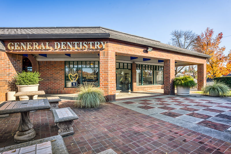 Dentist in Gold River