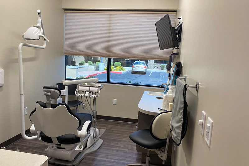 Dentist in Peoria